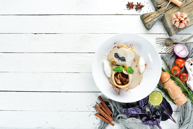 farfurie cu mâncare colorată